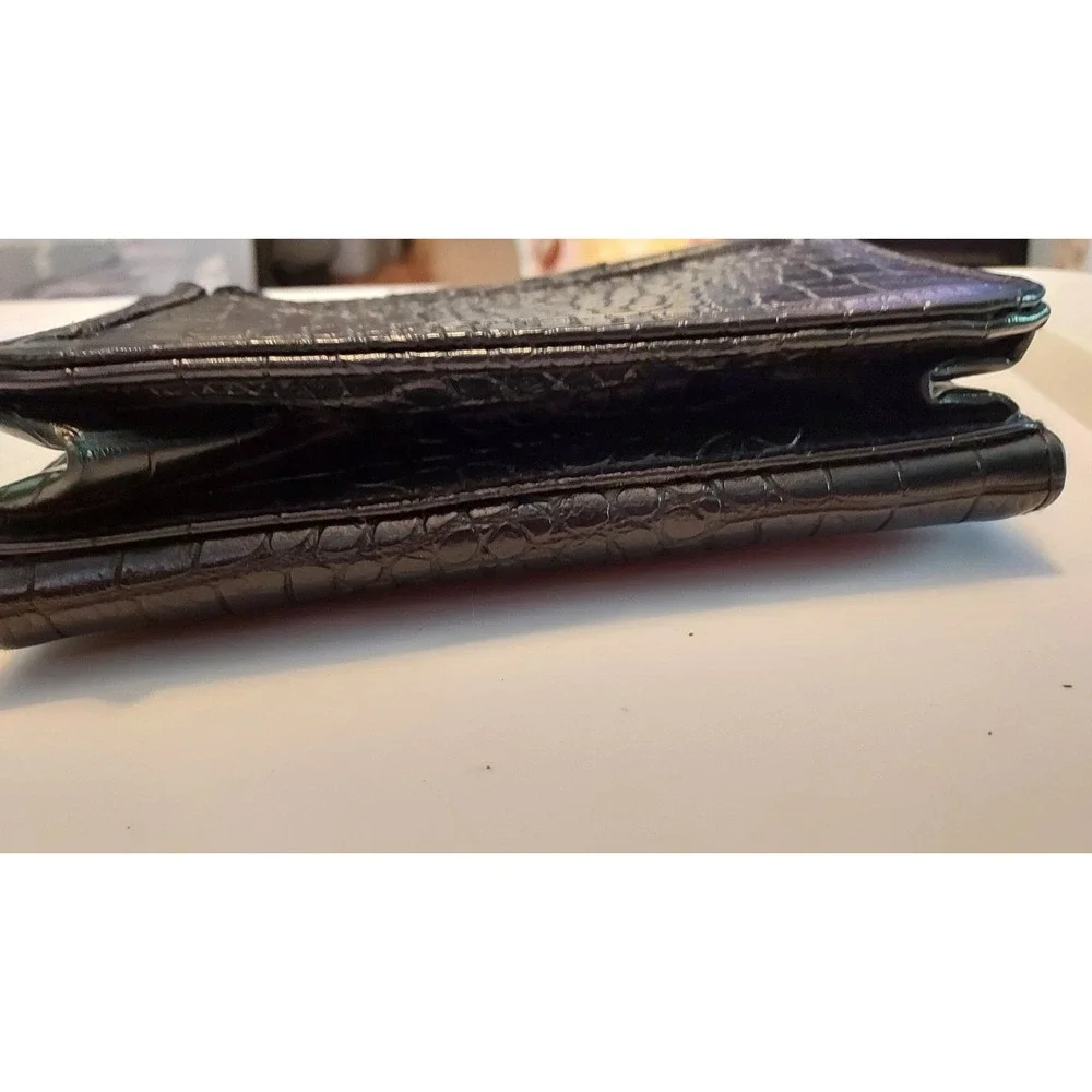 Buxton Black Faux Alligator Croc Trifold Wallet Womens Snap‎ Closure